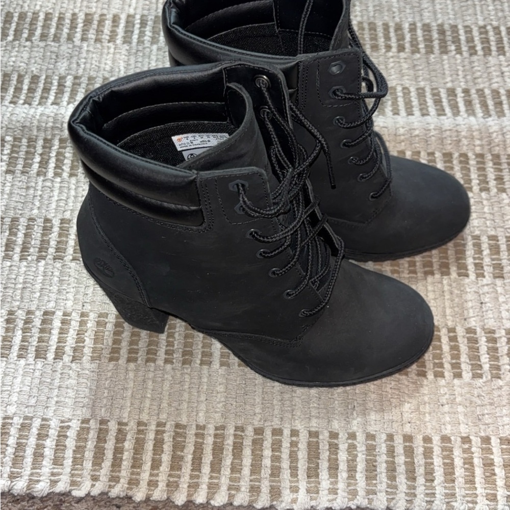 Timberland Women's Tillston Dark Lace-Up Boots